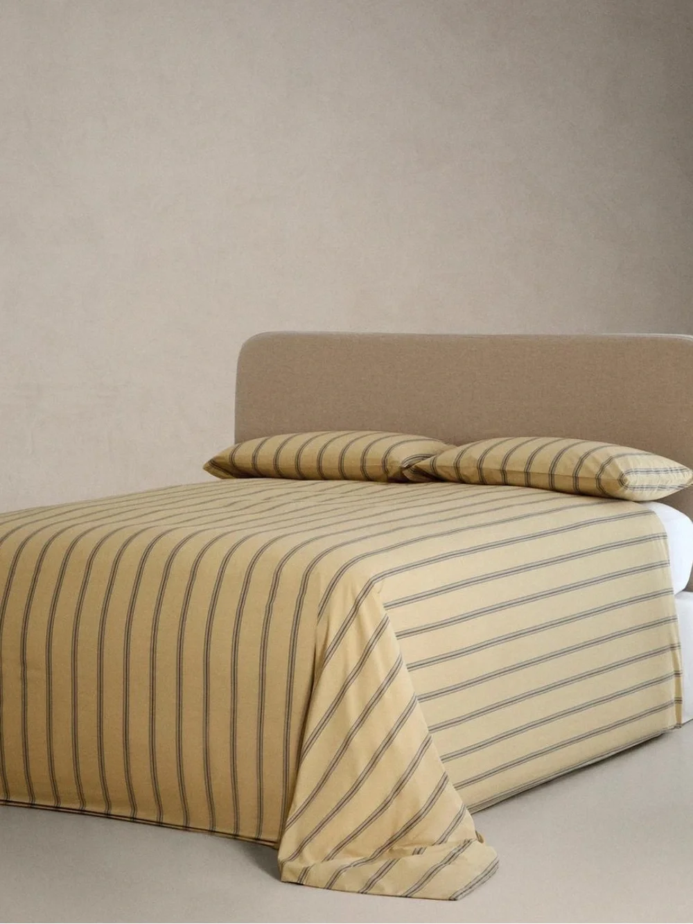 ZARA HOME STRIPED PERCALE DUVET COVER (300 THREAD COUNT)